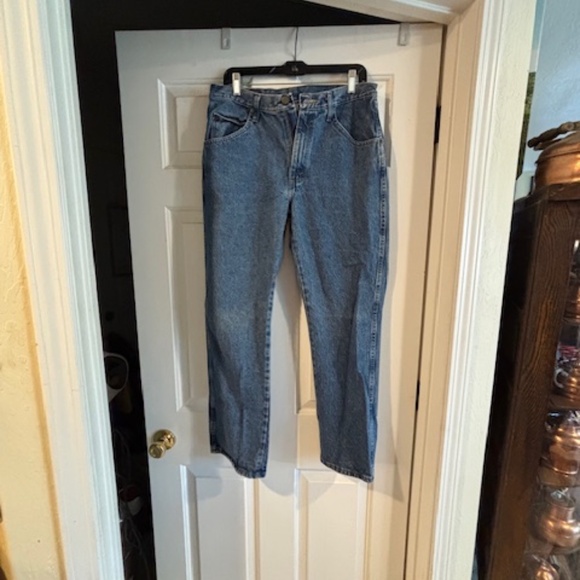 Wrangler (2 pair) mens jeans 33x 30L- Classic - Picture 3 of 5